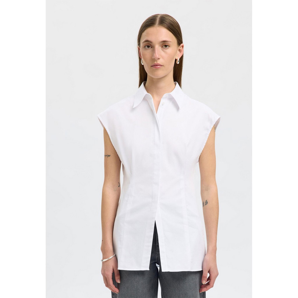 Selected Fina Bluse in Weiss von Selected Femme Model vorne